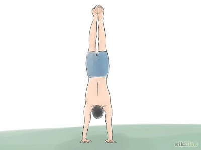 Tumpuan tangan yang kurang kuat ketika melakukan handstand mengakibatkan