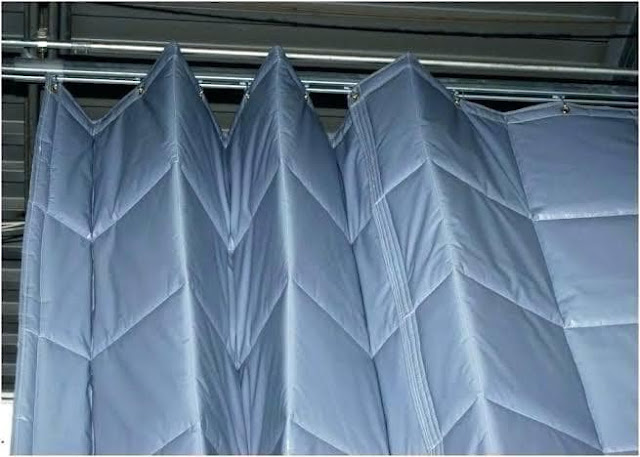 thick soundproof curtains 