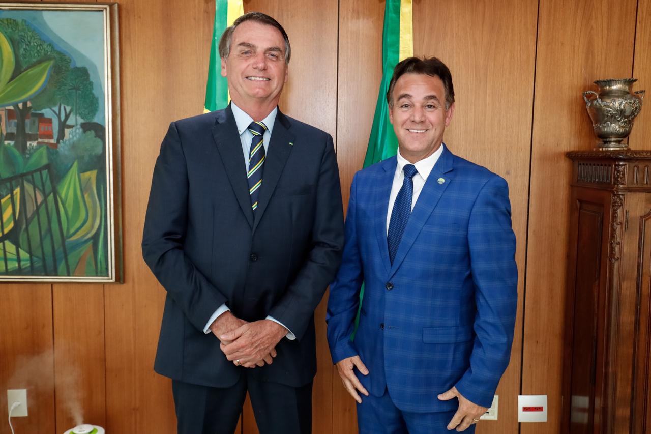 Nº 1 do Patriota, que pode receber Bolsonaro, destinou R$ 1,1 milhão de verba pública a parentes