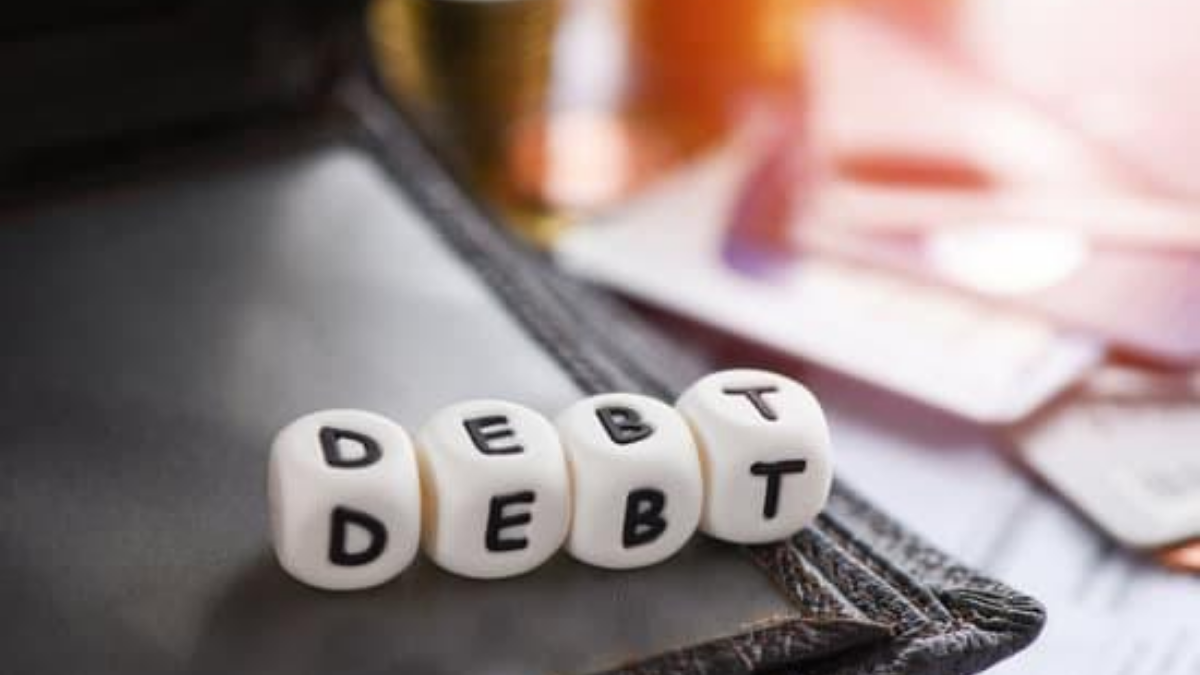 How Consolidating Credit Card Debts Help You Save Money