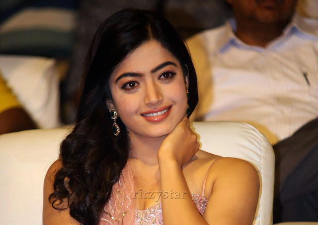 Rashmika Mandanna Sizzles at Geetha Govindam Audio Release