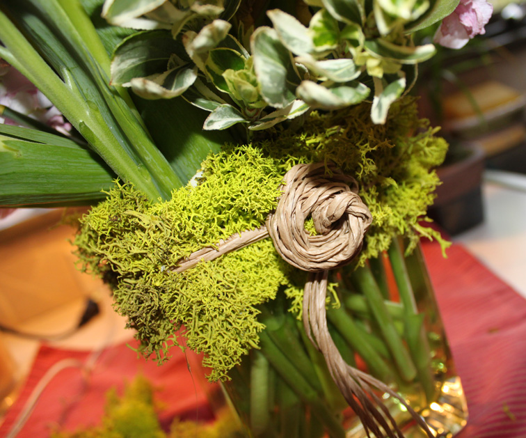Scrumptious Swirls: {Guest Post} DIY Easter Flower Arrangement Recipe
