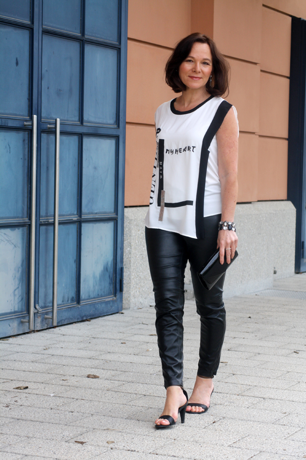 elegant-edgy-party-look-in-leather-leggings-lady-of-style