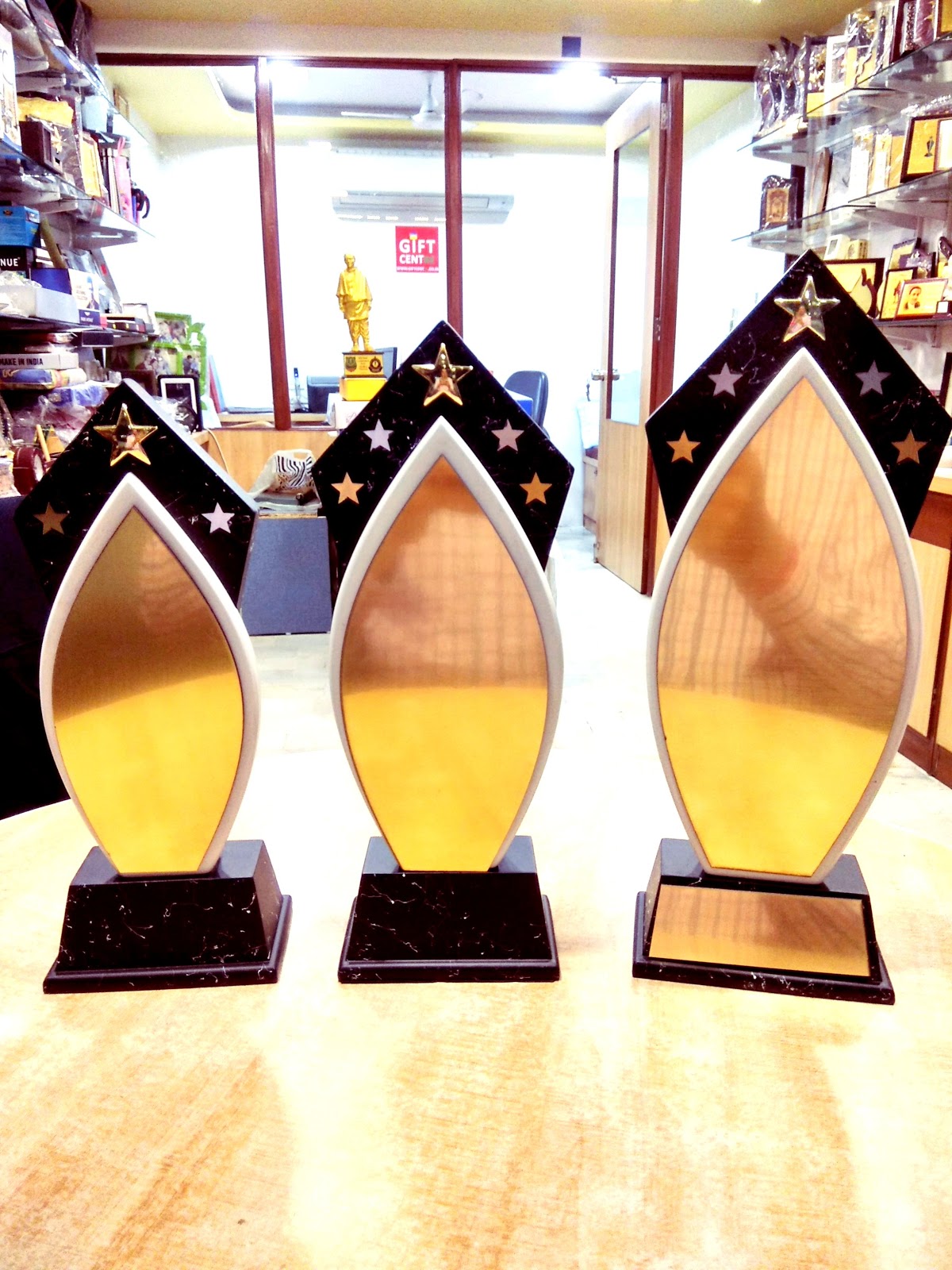 Trophy Award Memento www.giftcentre.co.in
