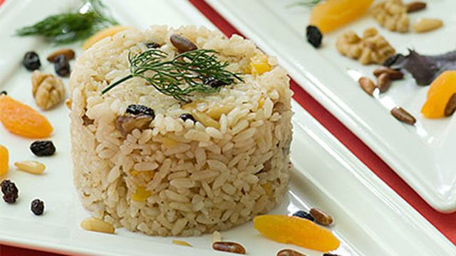 أرز بالمكسرات وخلطة الكبسة
