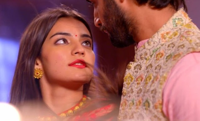 Qurbaan Hua 04 November 2020 Spoiler Neel tries to investigate why Chahat fainted