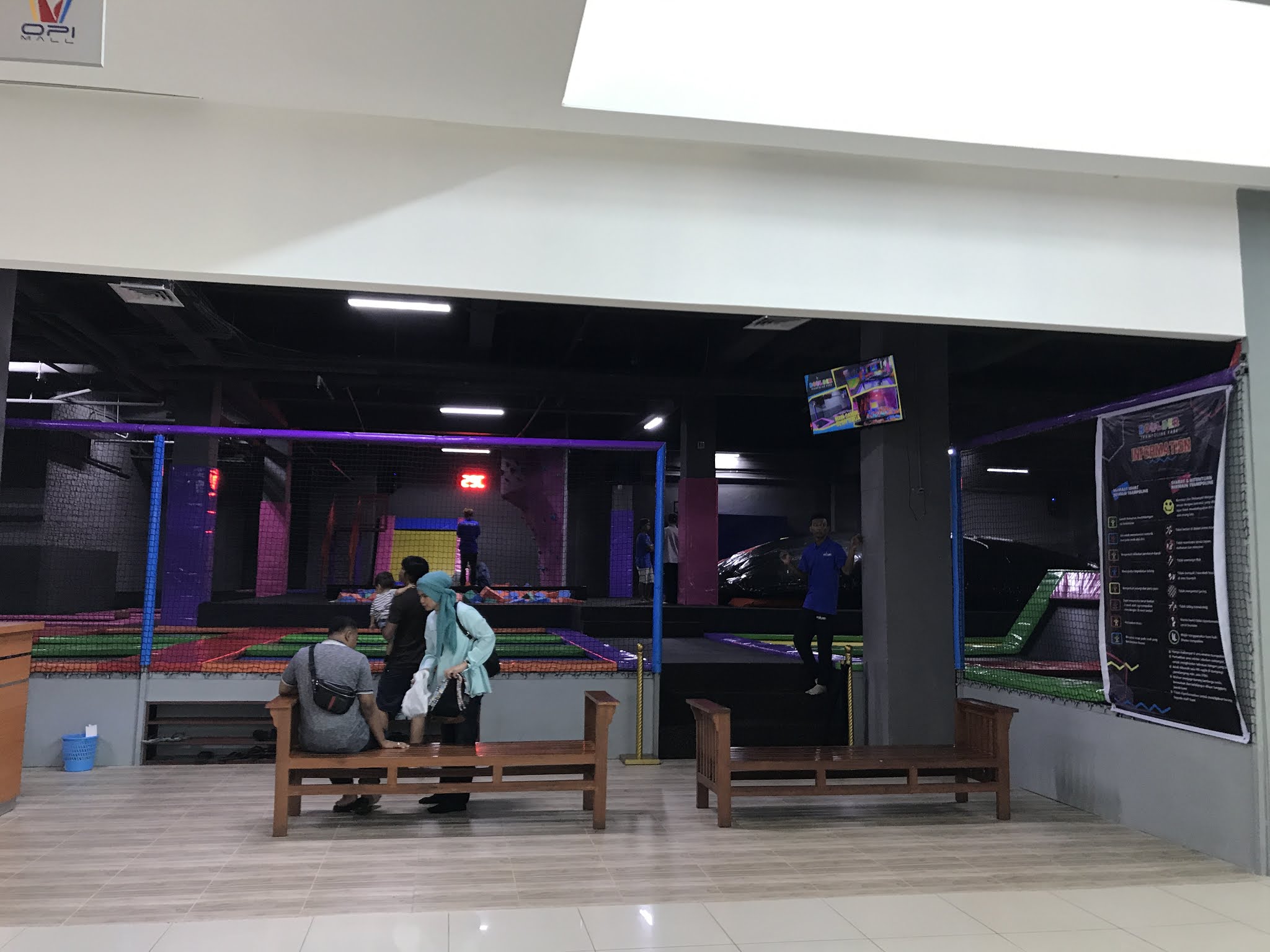 BOULDER TRAMPOLINE OFFICIAL Trampolin Park