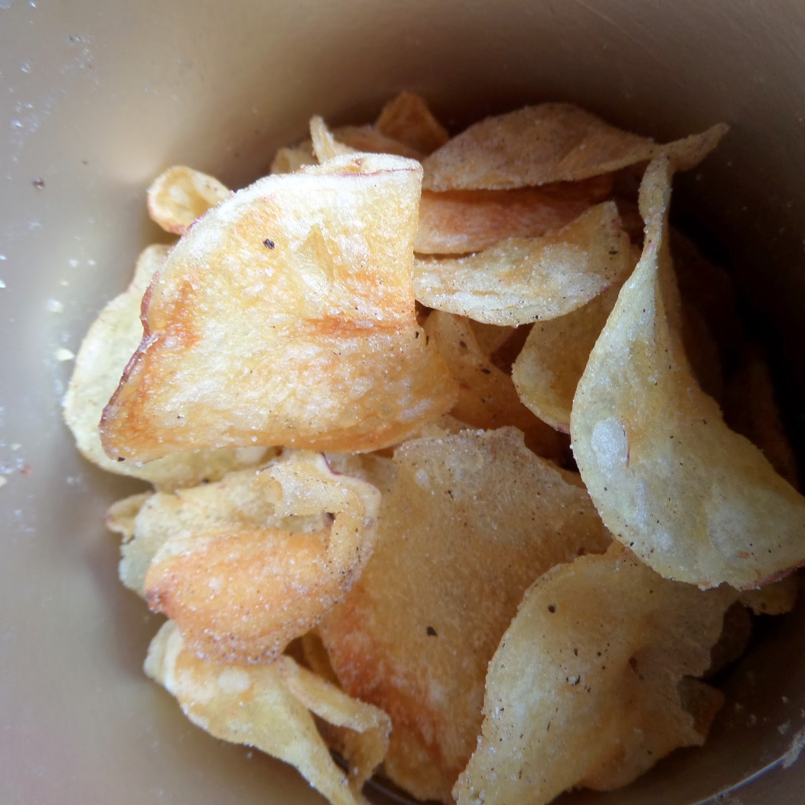 Madhouse Family Reviews Black Pepper Convivial Yorkshire Crisps review