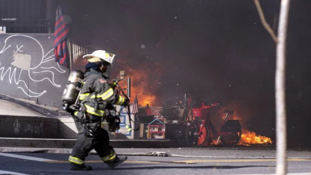 إخلاء موقع تنصيب الرئاسي الامريكى بعد اشتعال حريق بالقرب من مبنى الكابيتول