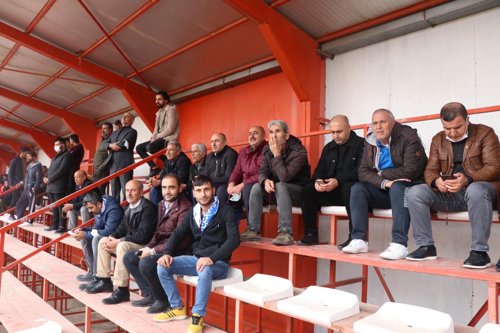 Bozova Belediyespor yine farklı kazandı