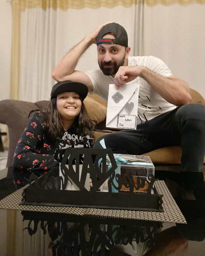 Zhalay Sarhadi Awesome Pictures with Husband and Daughter Zhalay Sarhadi Awesome Pictures with Husband and Daughter