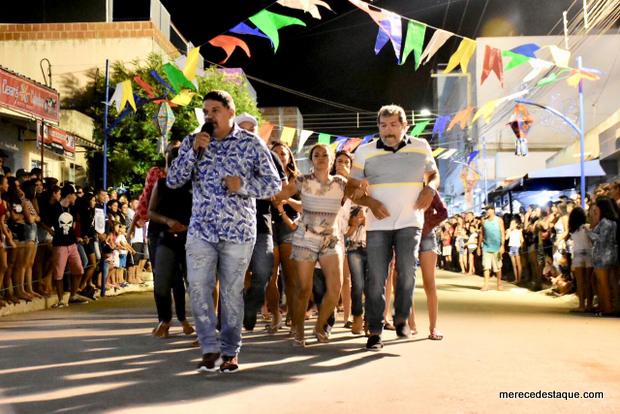 Avenida Pedro e Paulo Alves da Rocha abre Festival Biu e Gogó de Quadrilhas de Rua em Santa Cruz do Capibaribe