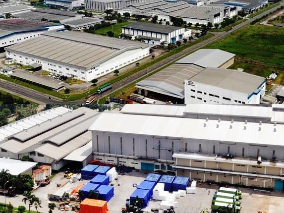 Gambar Pabrik di Kawasan Industri Kujang Cikampek