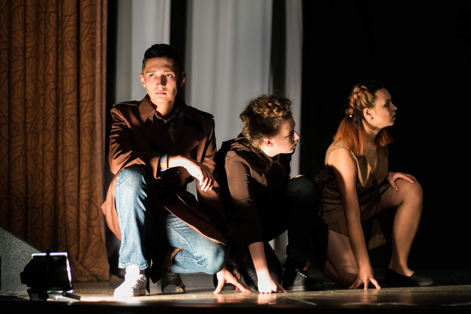 модальный джаз. максимум в историческом костюме. черты байронического героя. ирина леонова король лир. высокий накал драматизма.