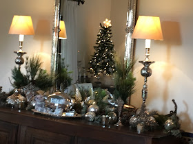 Meet Me in the Gift Shop: Christmas Shopping Hacks