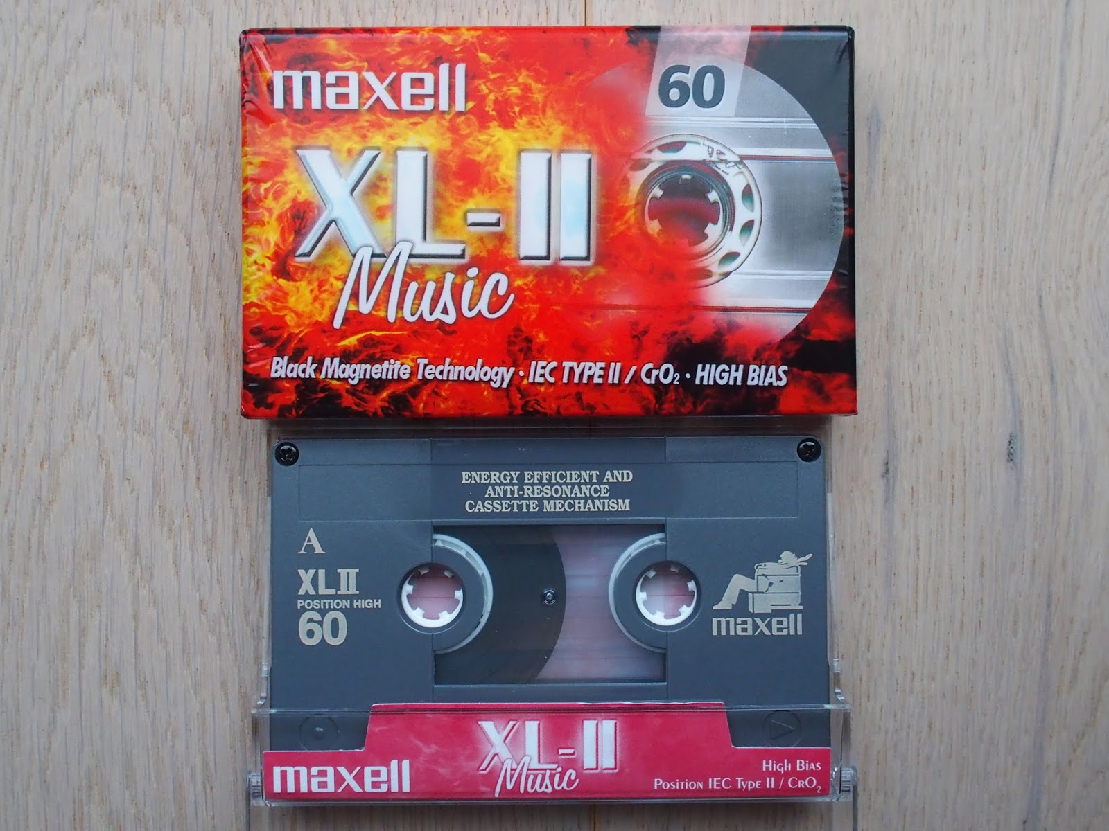 File:Compact Cassette Maxell XL-II 90 IMG 8501.JPG - Wikimedia Commons