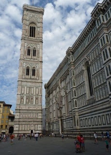 Catedral de Santa Maria del Fiore y torre-campanario de Giotto. Catedral de Santa Maria del Fiore y torre-campanario de Giotto.