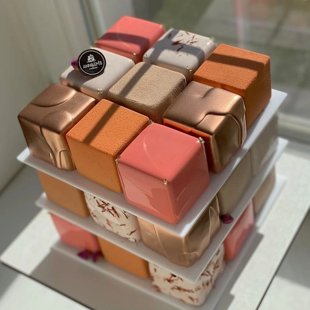Cube cake