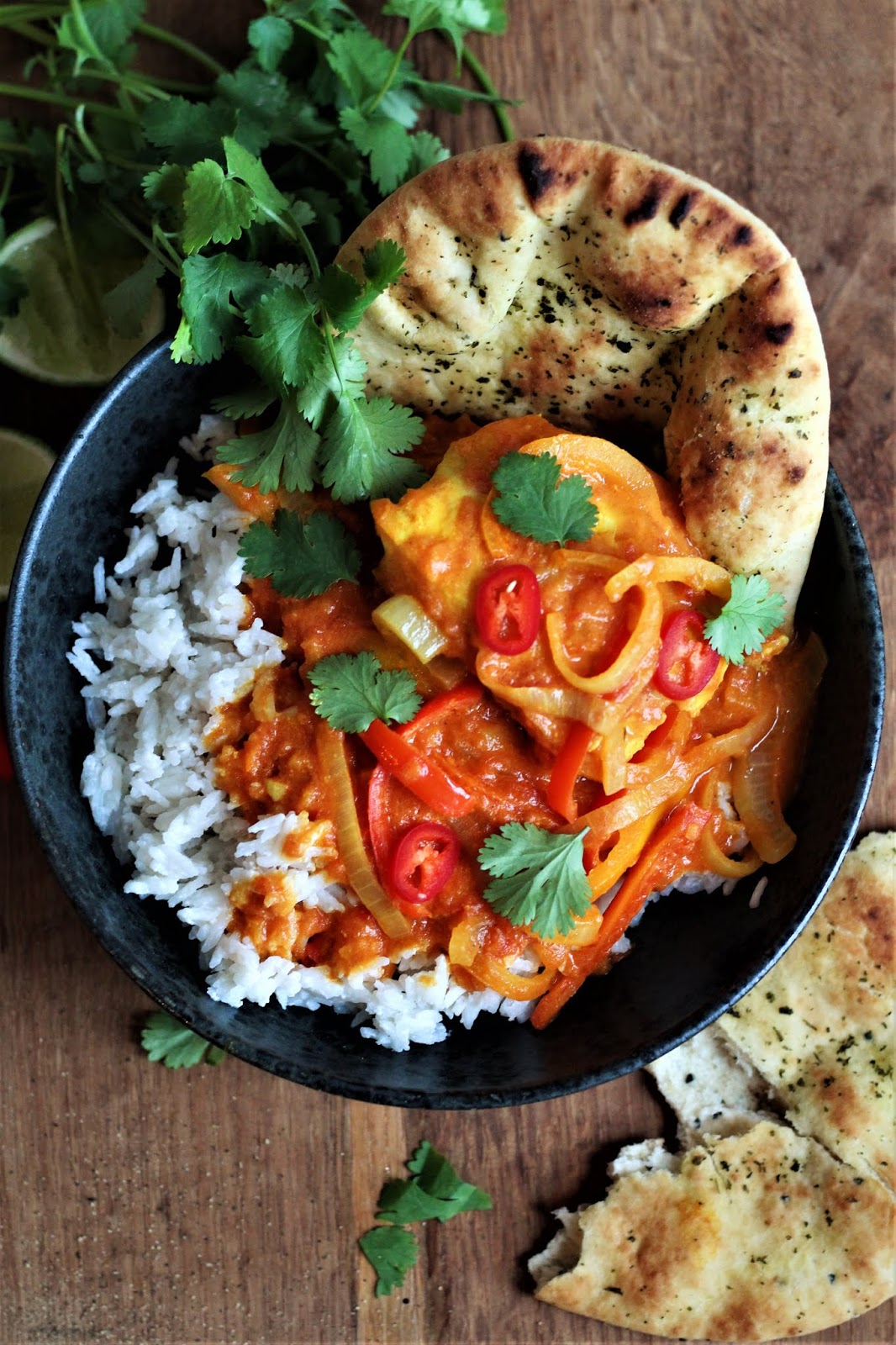 Srilankansk fiske curry med ris i kokosmælk