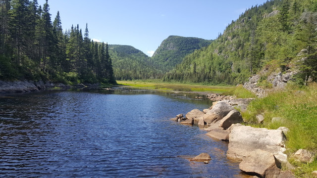 Le Lac Mort sur le sentier de la Montagne Blanche
