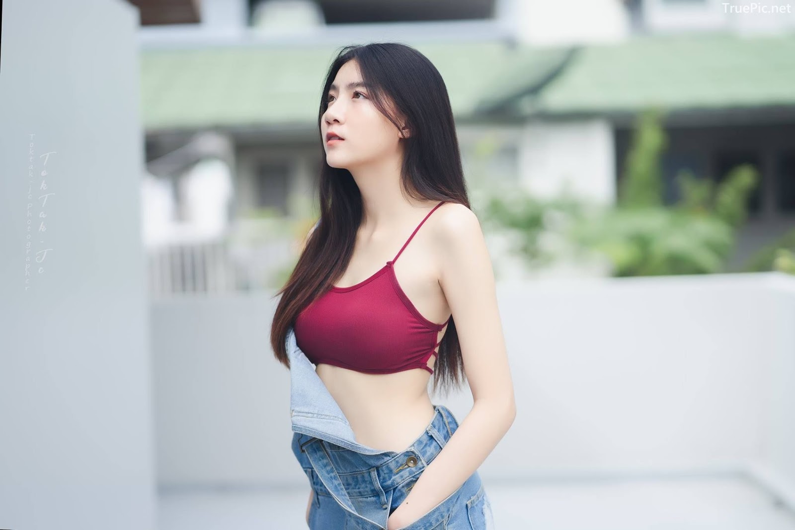 Thailand angel model Sasi Ngiunwan - Red plum bra and jean on a beautiful day - Picture 12