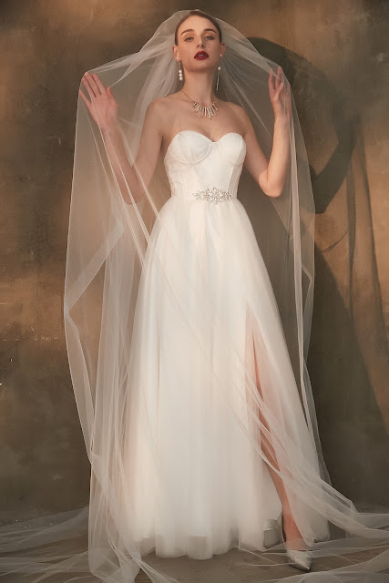 Corset sweetheart white wedding dress