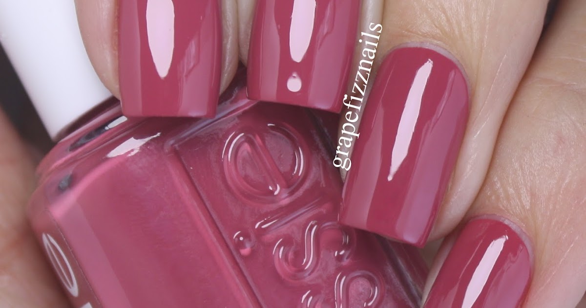 Grape Fizz Nails Essie Mrs. AlwaysRight, Swatches and Review