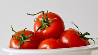 La Rural: panazo, verdurazo y chorimóvil contra los especuladores 12 tomate1