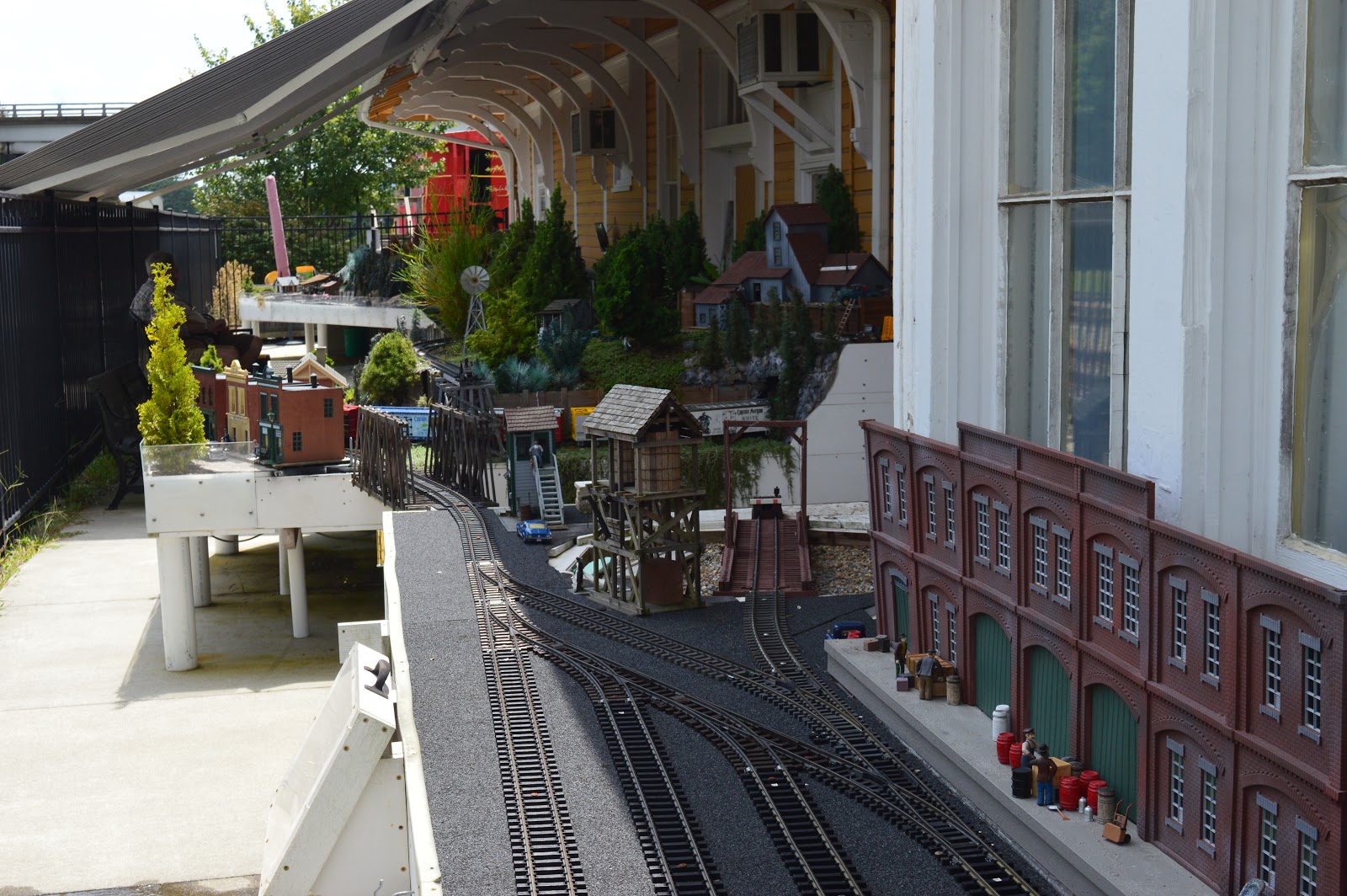 Around the World through a Tyger's Eyes Hendersonville Model Train