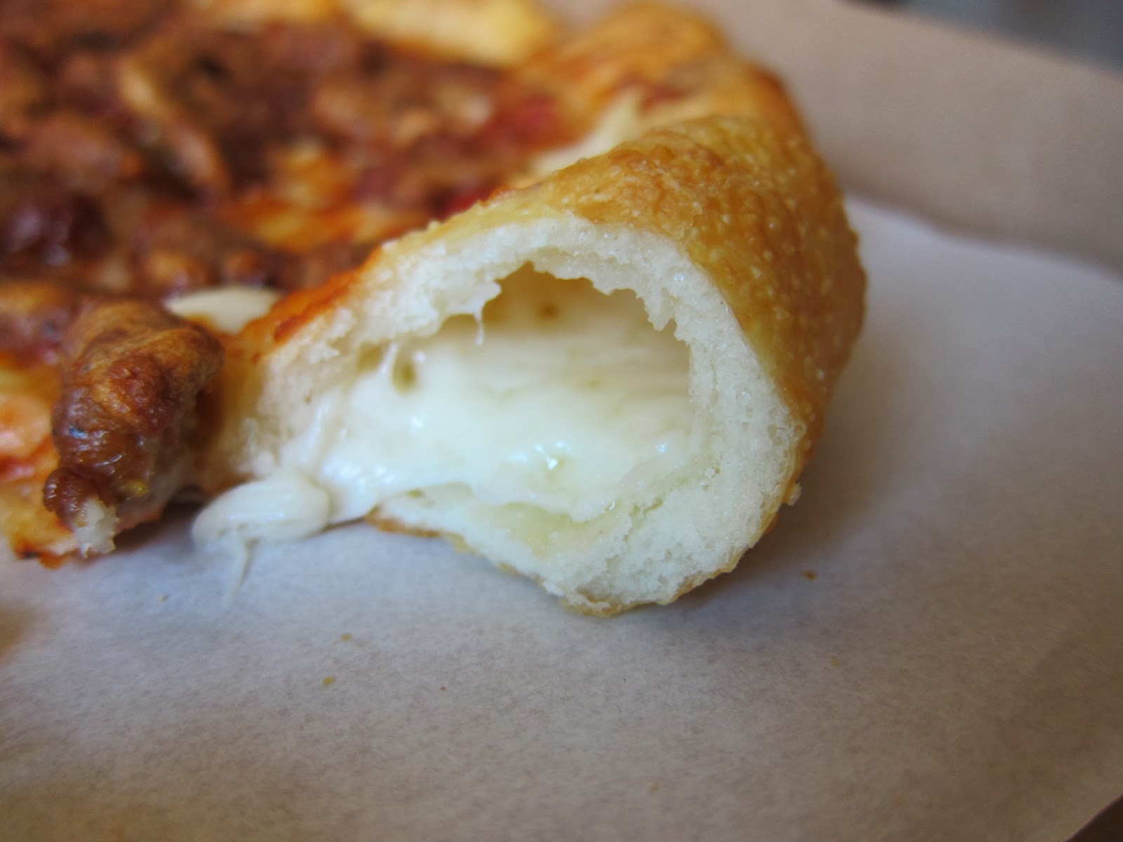 3 чиз. Пицца хат сырный борт. Сырные борты. Pizza Hut с сырным бортиком. Сырный Краст.