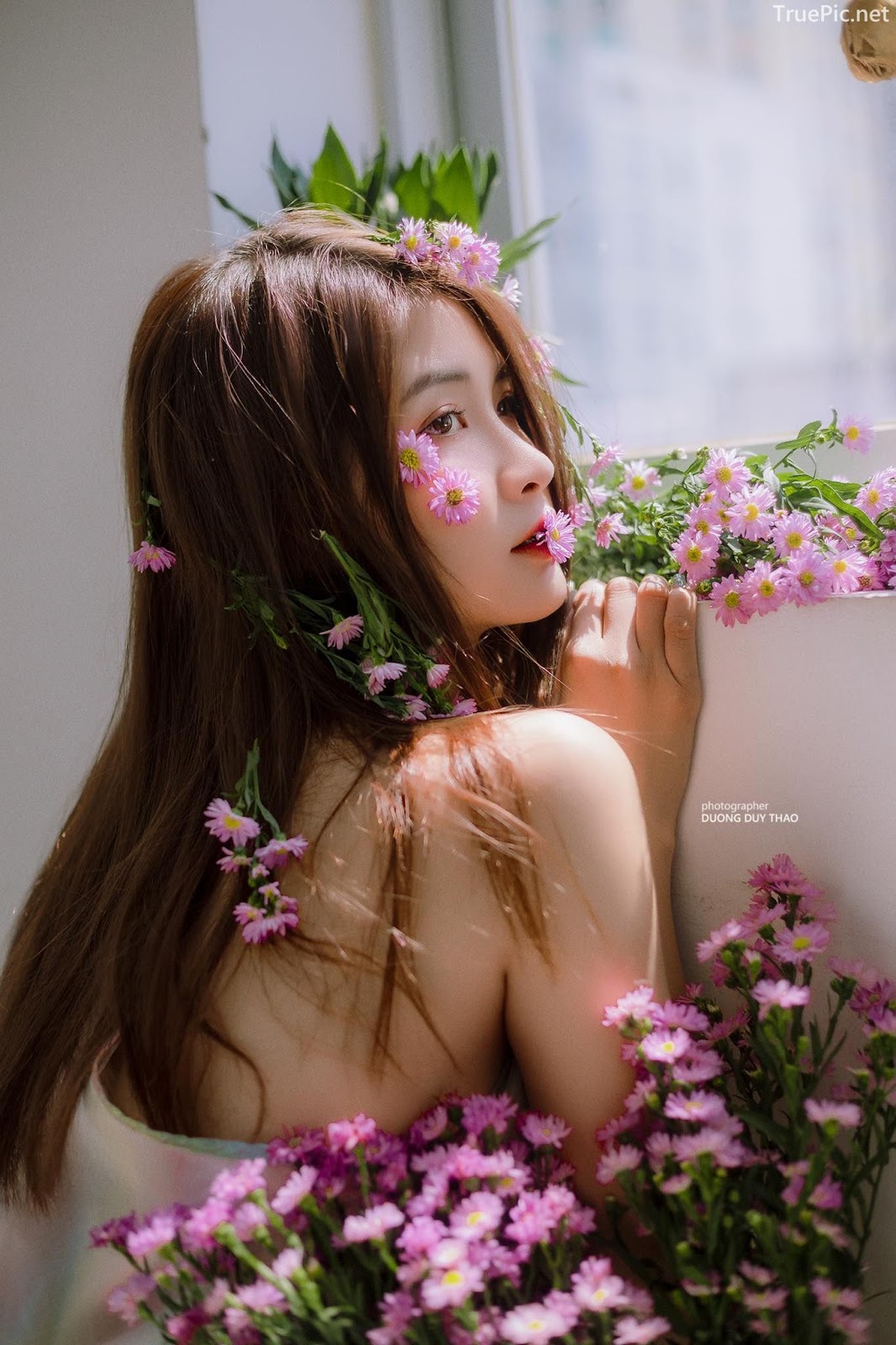 Vietnamese beautiful model Vu Thanh Huong - Fairies purple chrysanthemum - Picture 1