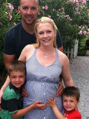 Melissa and Joey - Melissa Joan Hart pregnant with third child