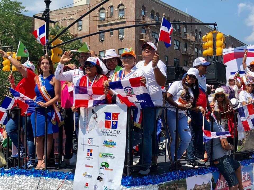 Millares de dominicanos y sus líderes electos y comunitarios