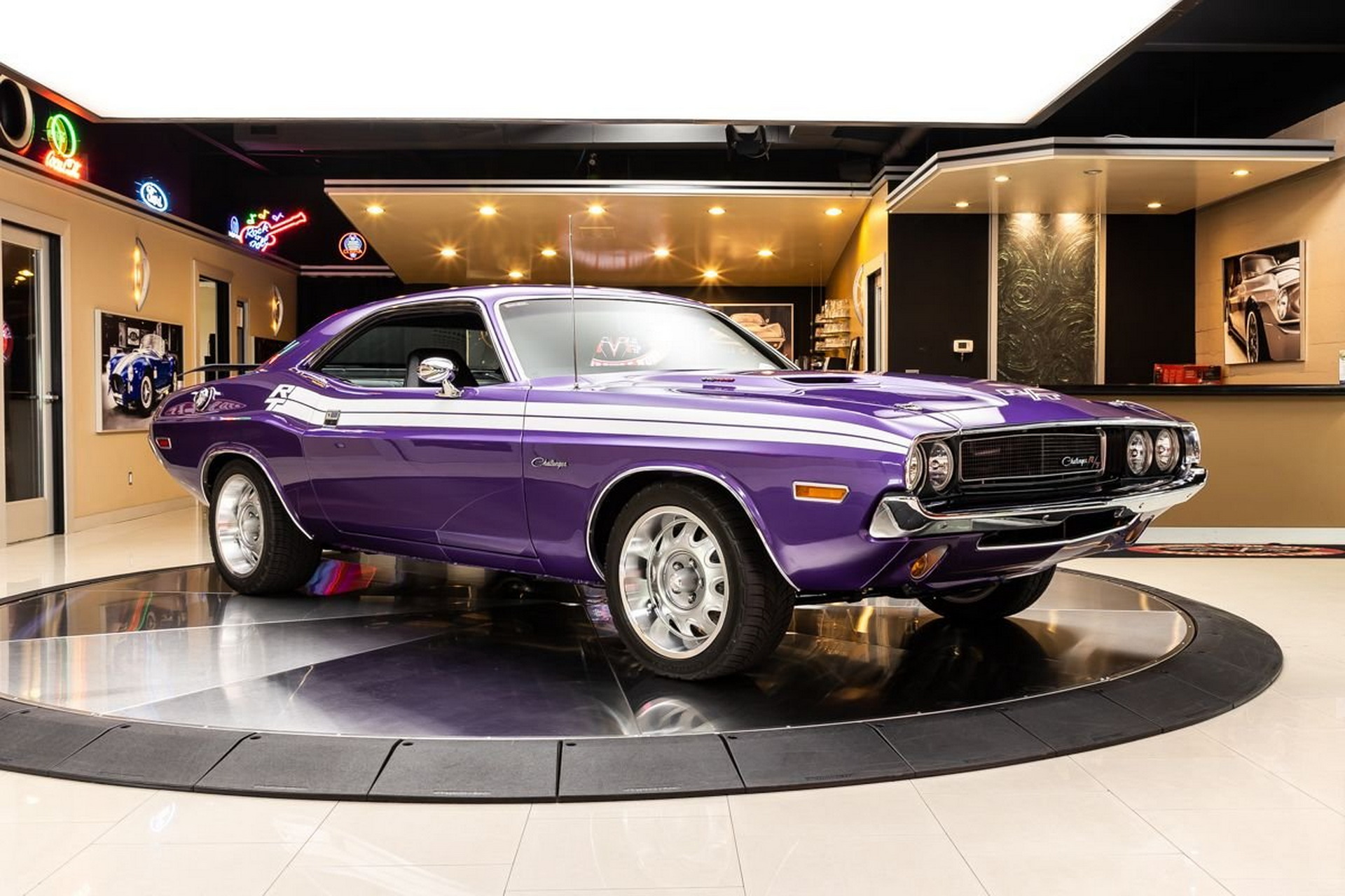 Dodge Challenger Restomod