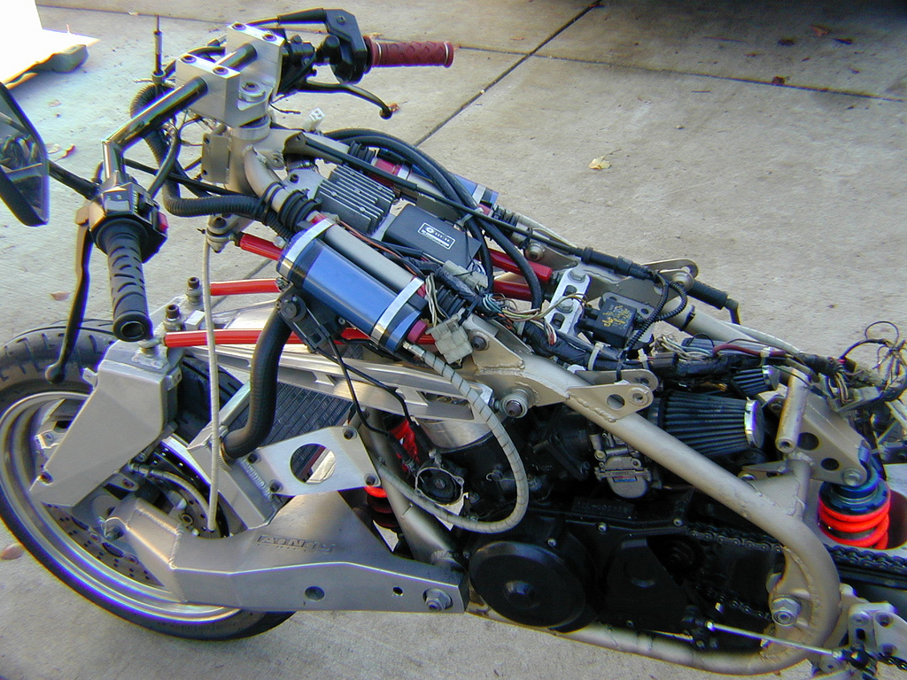 OddBike: Yamaha A-N-D FFE 350 - Forkless Two-Smoker