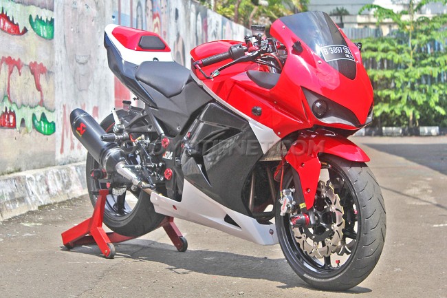 Modifikasi Ninja 250R 2012, Simple & Elegan - GO-GOBLOG