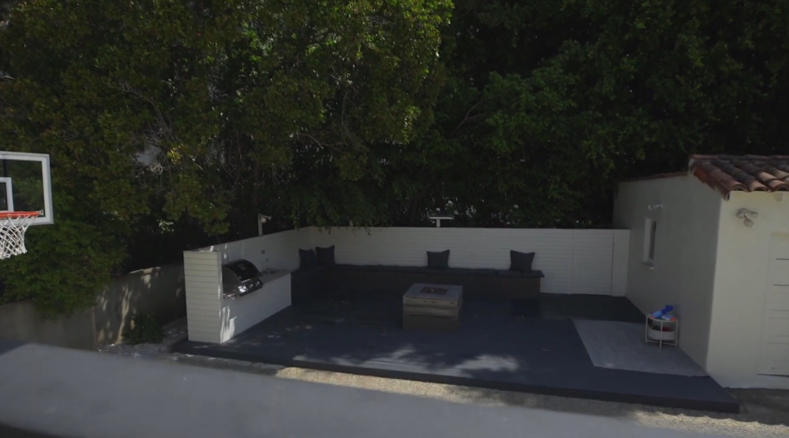 Interior Design vs. 10618 Lindbrook Dr, Los Angeles Luxury Home Tour