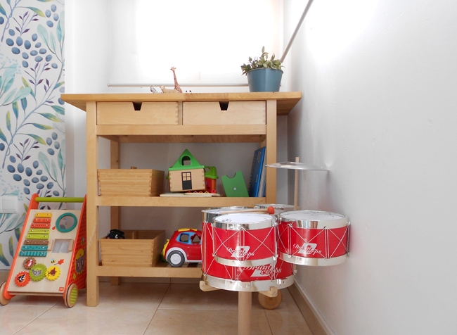 Rincón de juegos en el salón de nuestra casa . La Garbatella diseño de