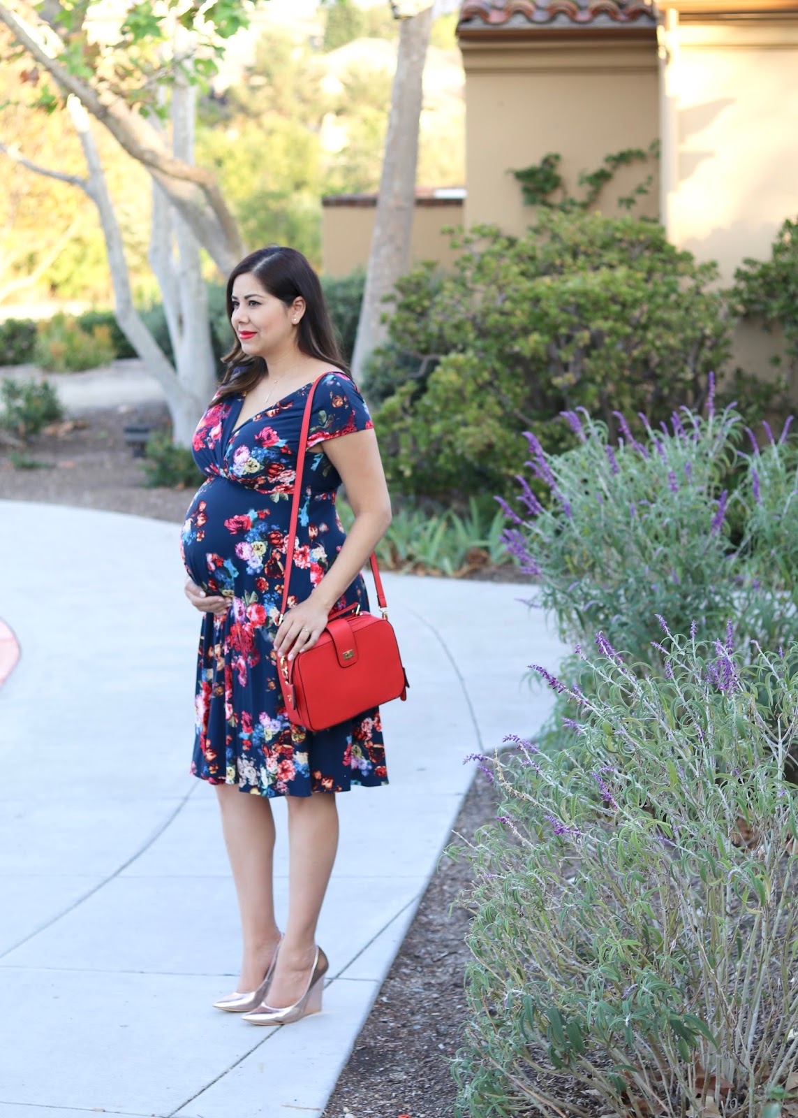 Elegant Maternity Outfit