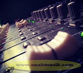 Lagu & Musik Untuk Cek Sound System Terbaik Lagu & Musik Untuk Cek Sound System Terbaik