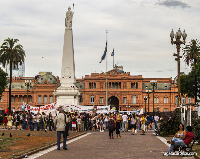 A Fragata Surprise: Praça de Maio, a casa da alma argentina