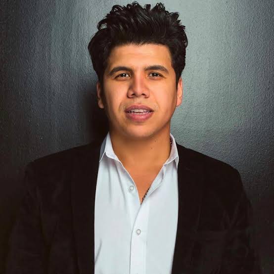 الفنان عمر كمال الفنان عمر كمال