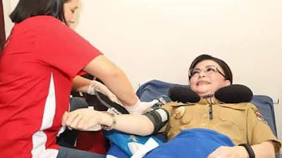 Bupati CEP Donor Darah di Baksos PMI Minsel