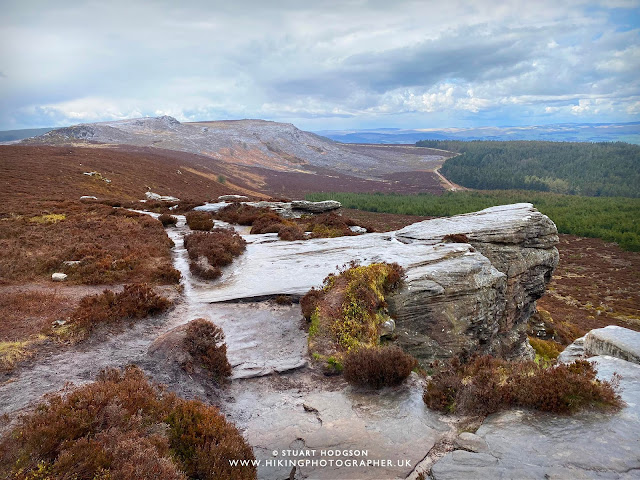 Simonside hills walk Northumberland near Rothbury best route map family car parking Dove Crag