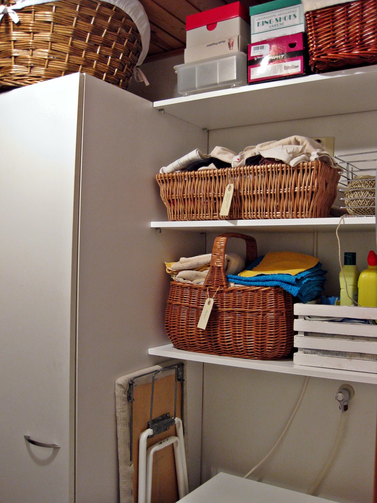 Onshore: Shelves over the washing machine