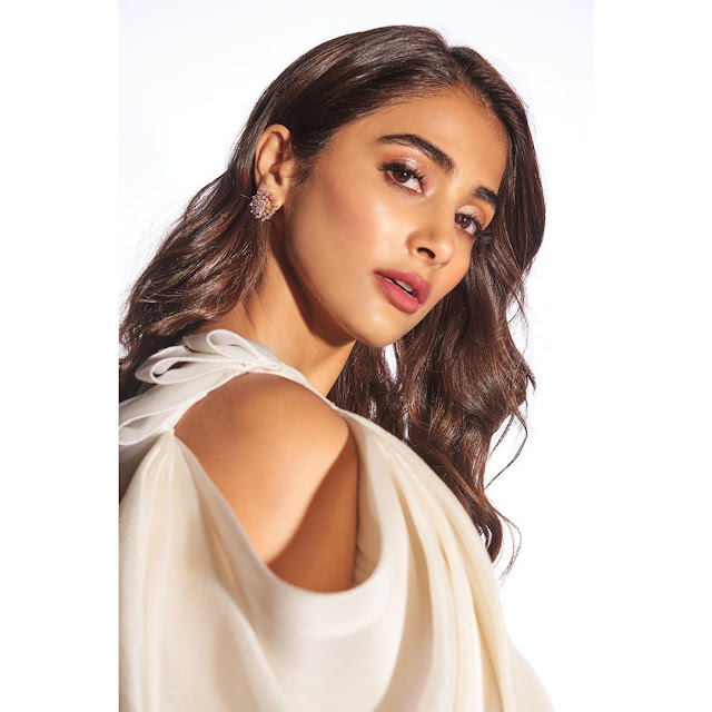 Pooja Hegde Social Media 12-02-2020