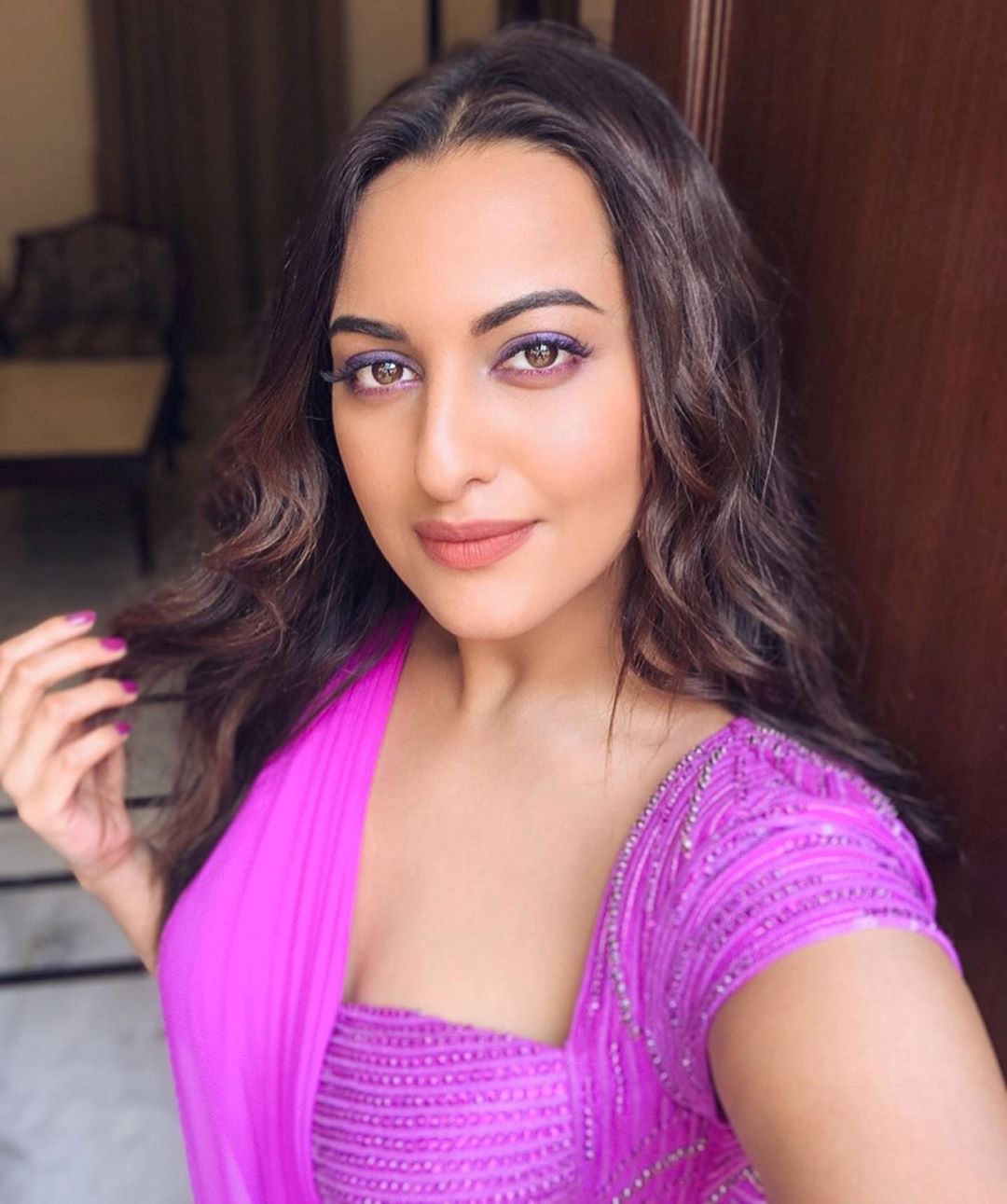 Sonakshi Sinhas Pink Sari Avatar Caused Havoc Wearing Five Saris One By One Times Buzzer