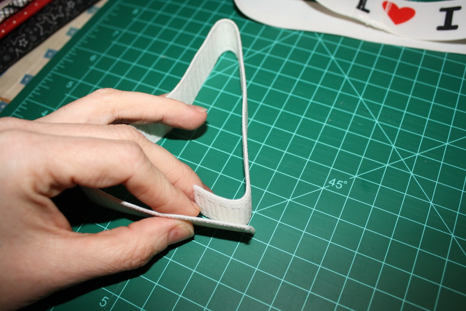 katies dudz TuTuorial How to make a fabric tutu!