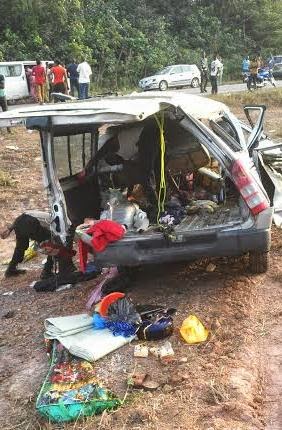2 Graphic pics: Accident along Ilesha road yesterday claims lives
