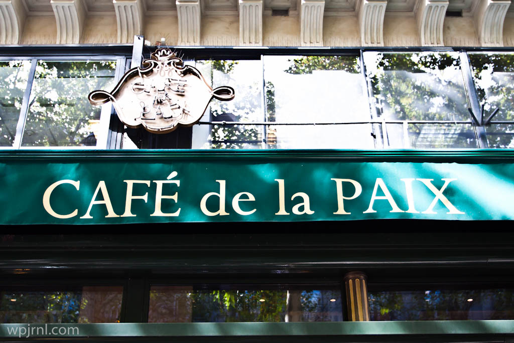 Кафе де париж. Кафе de la paix. Париж кафе де ла ПЭ. Cafe de la paix ресторан Париж.